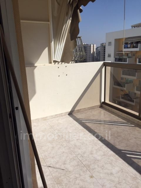 Apartamento 4 cômodos Ashdod He 15-IBL-2944
