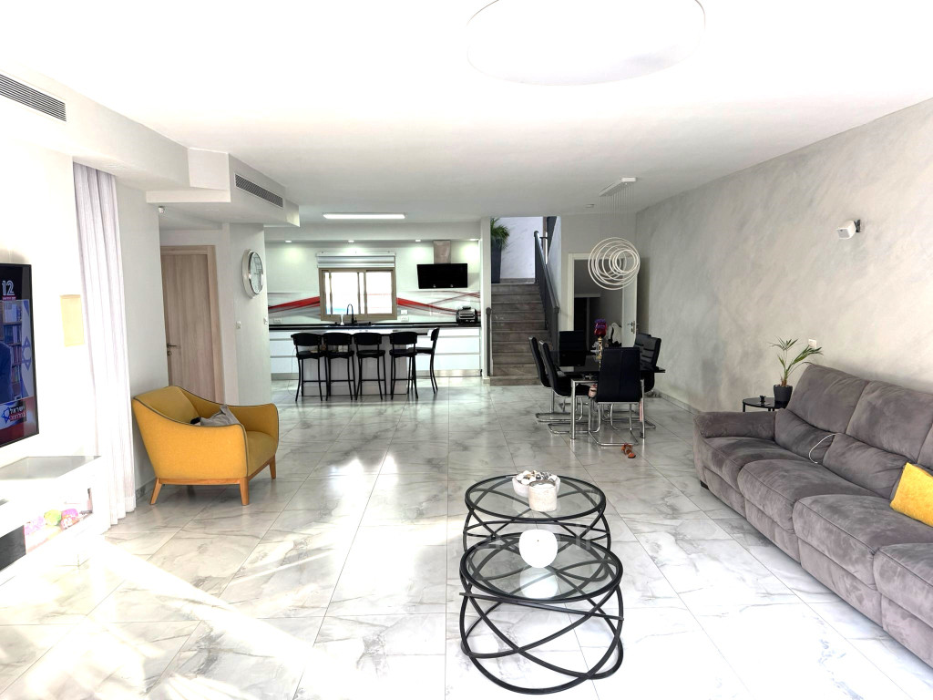 Casarão 5 cômodos Ashdod Yud Zayin 15-IBL-2957