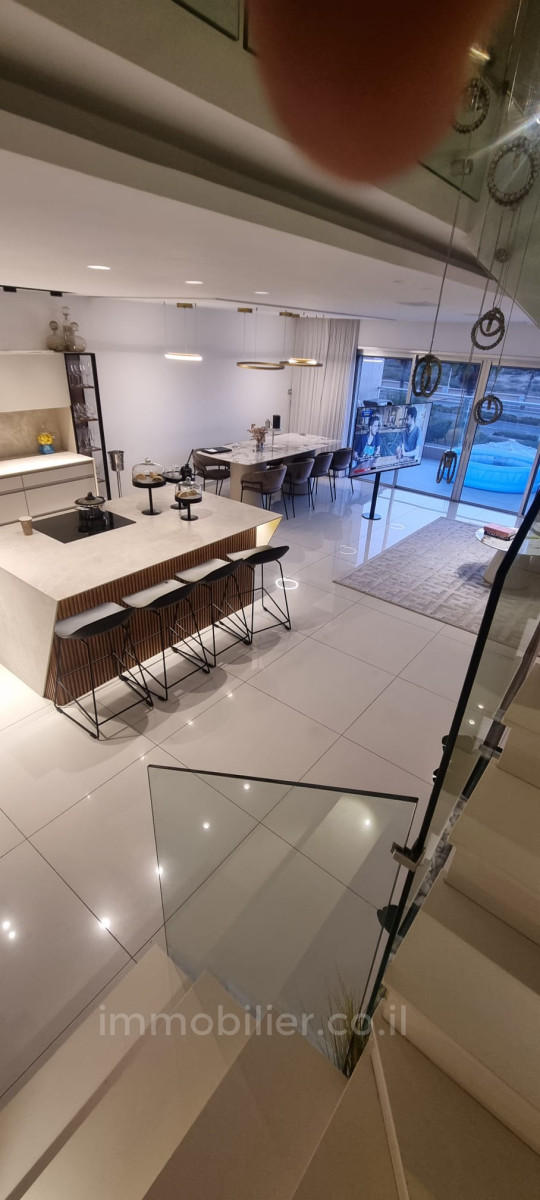 Duplex 5 cômodos Ashdod Tet vav 15-IBL-2958