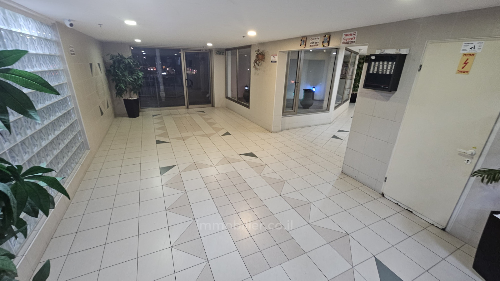 Apartamento 3 cômodos Ashdod He 15-IBL-2960