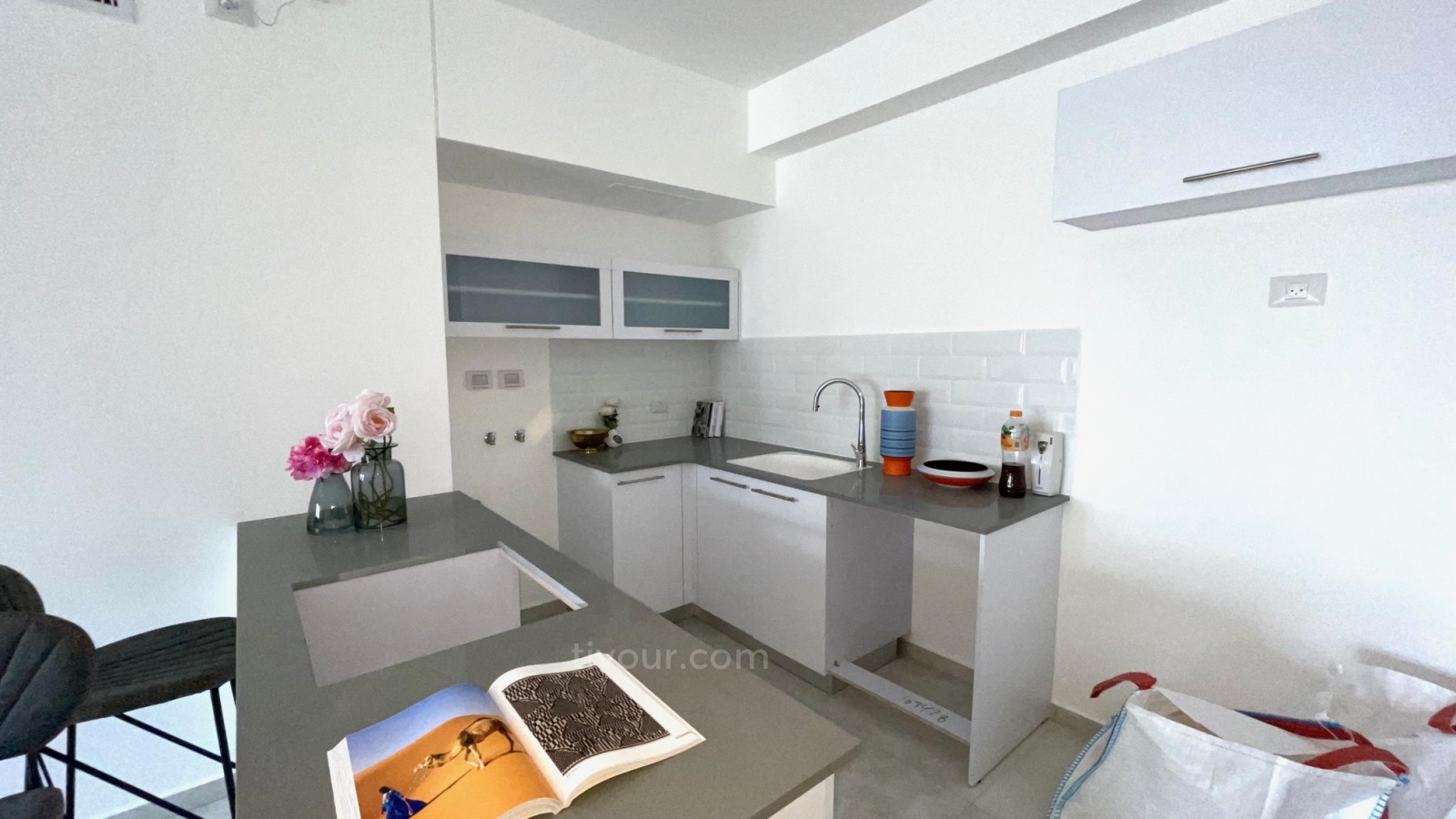 Apartamento 4 cômodos Ashdod Het 210-IBL-1773