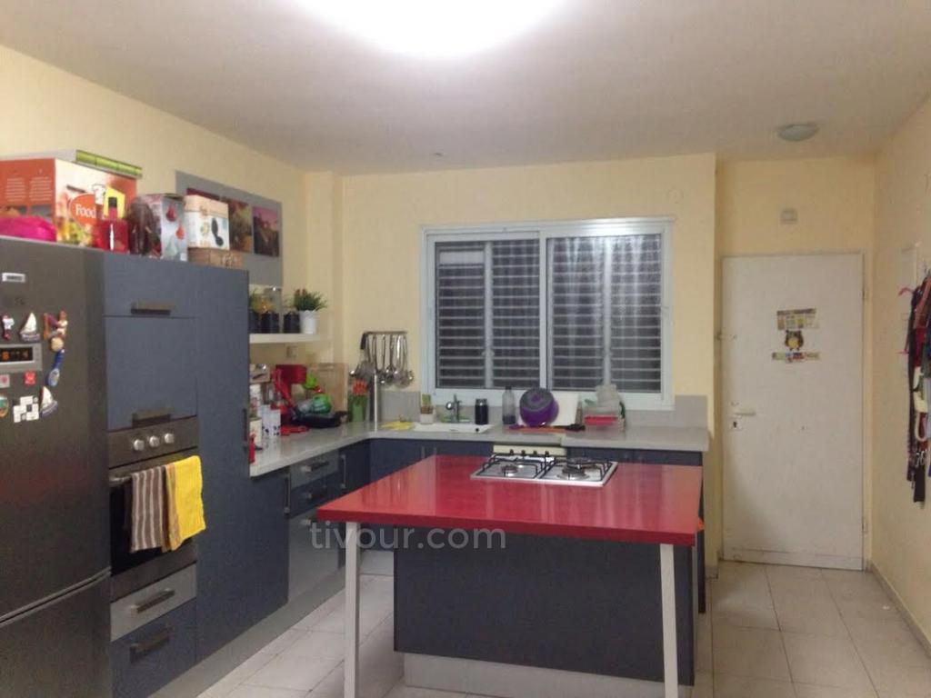 Apartamento 3 cômodos Ashdod Tet vav 210-IBL-1811