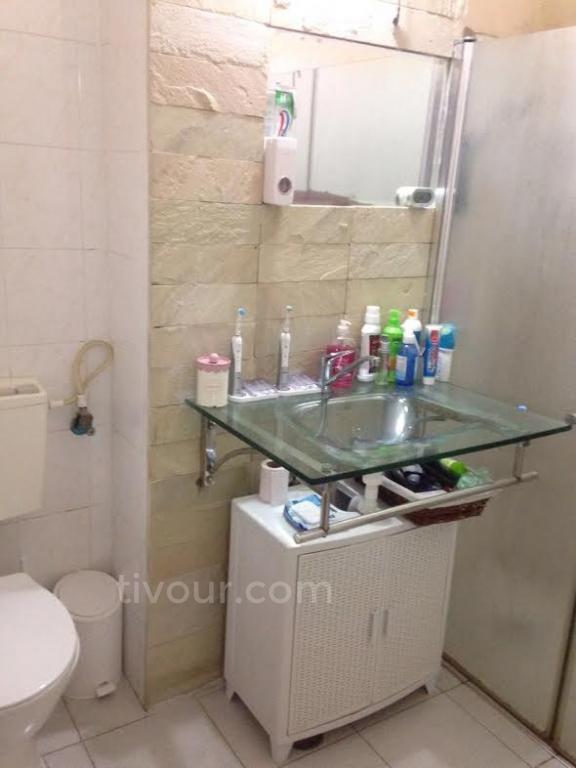 Apartamento 3 cômodos Ashdod Tet vav 210-IBL-1811