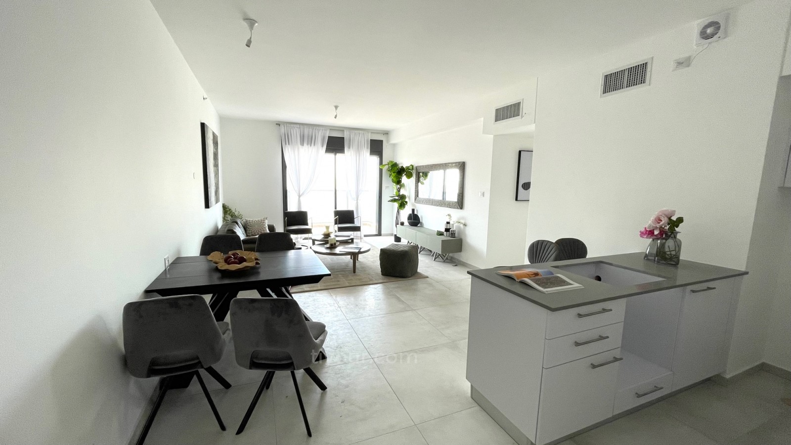 Apartamento 4 cômodos Ashdod Het 210-IBL-1862