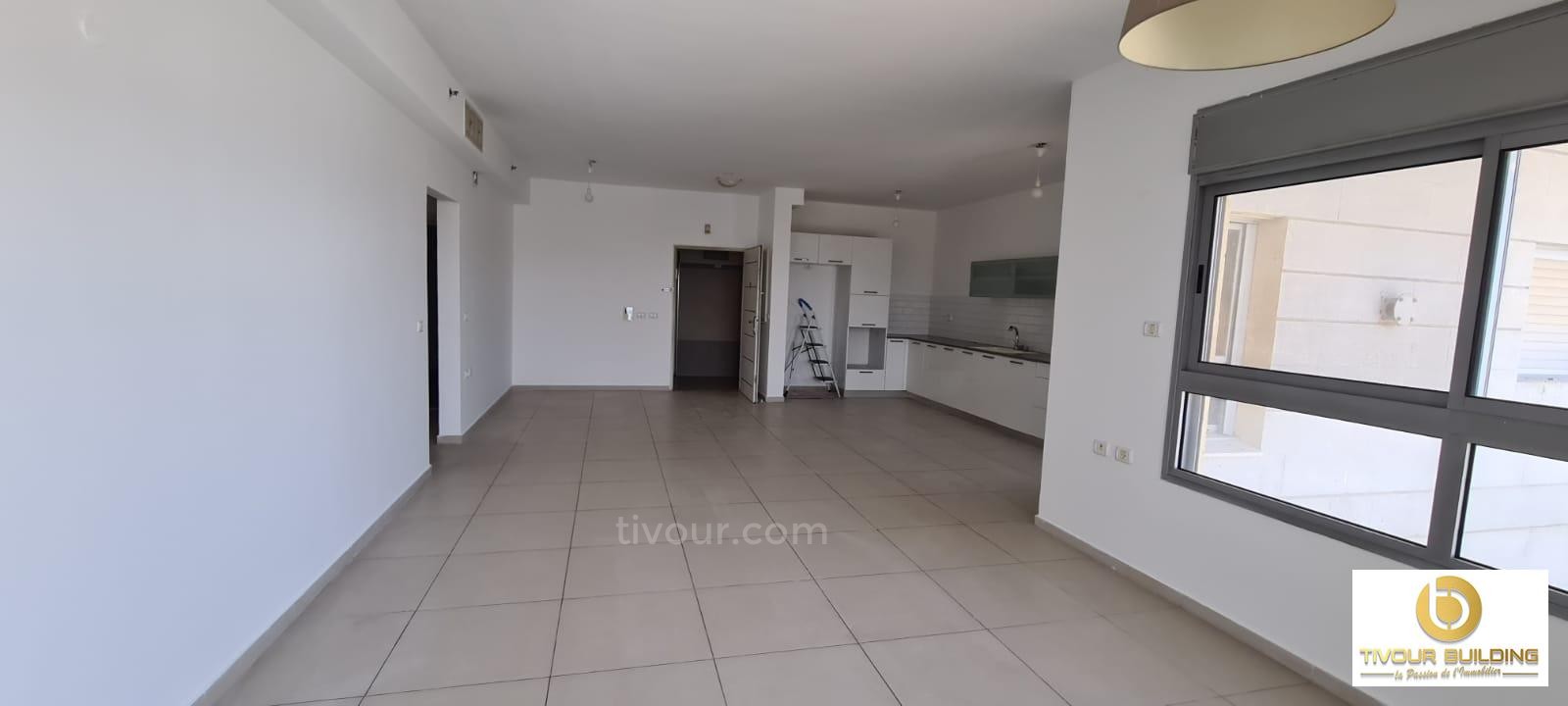 Apartamento 4 cômodos Ashdod Mar 210-IBL-1949
