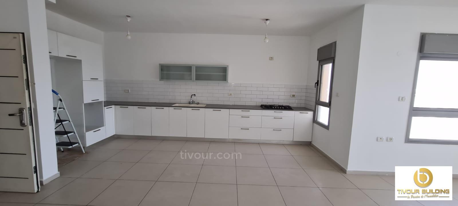 Apartamento 4 cômodos Ashdod Mar 210-IBL-1949