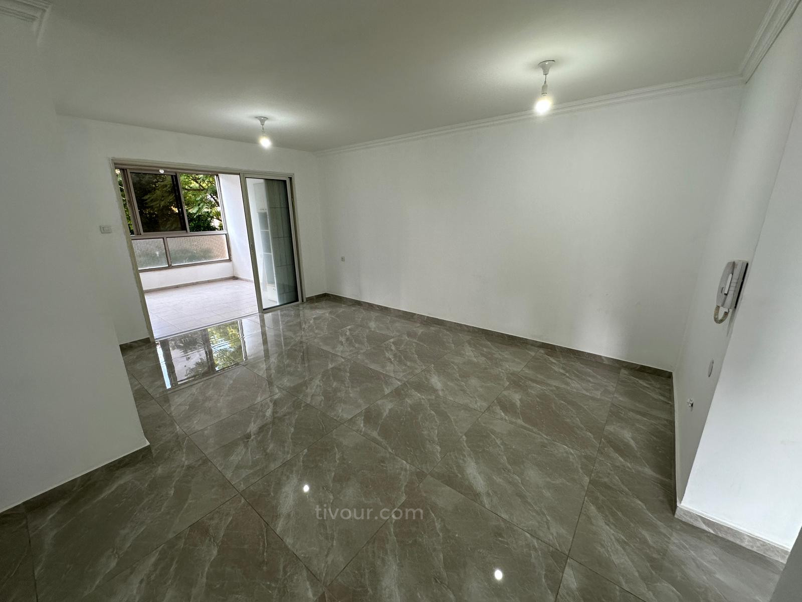 Apartamento 4 cômodos Ashdod Yud Alef 210-IBL-1983