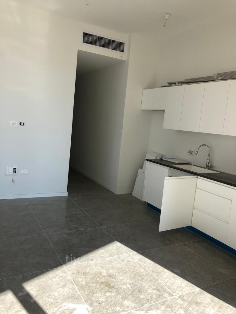 Apartamento 3 cômodos Tel Aviv Região marítima 210-IBL-1984