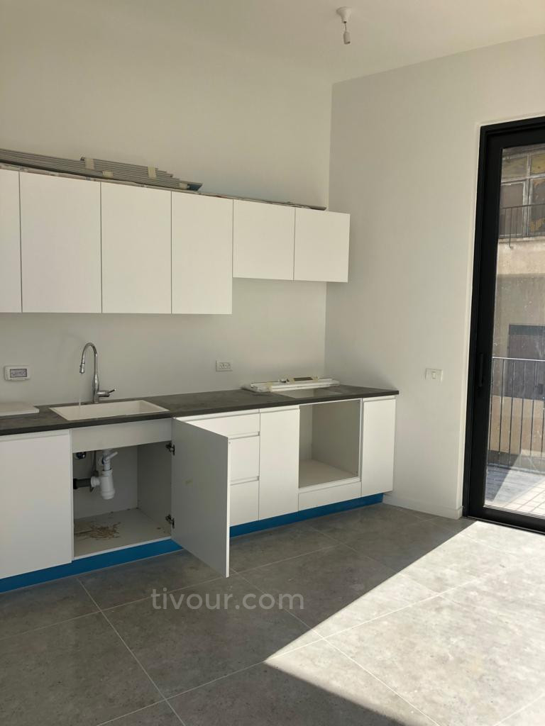 Apartamento 3 cômodos Tel Aviv Região marítima 210-IBL-1984