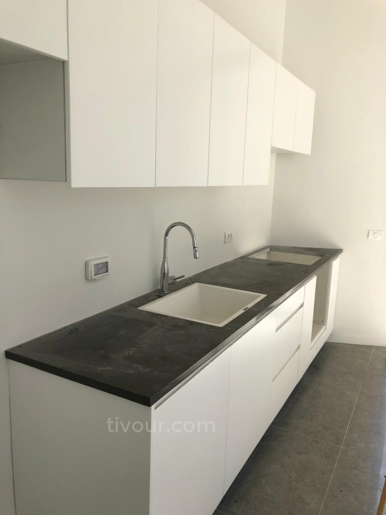 Apartamento 3 cômodos Tel Aviv Região marítima 210-IBL-1984