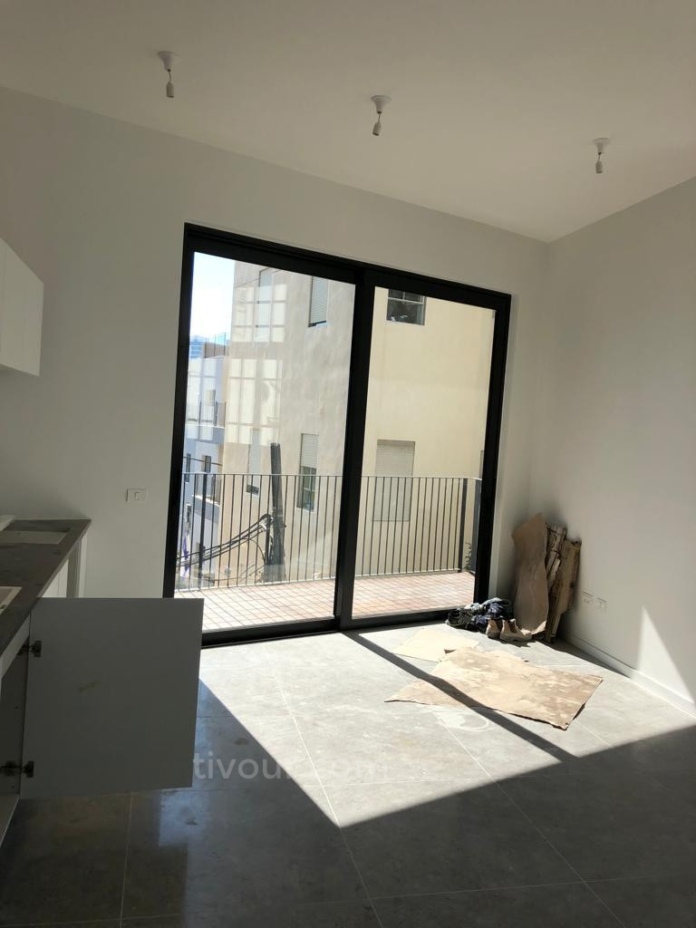 Apartamento 3 cômodos Tel Aviv Região marítima 210-IBL-1984