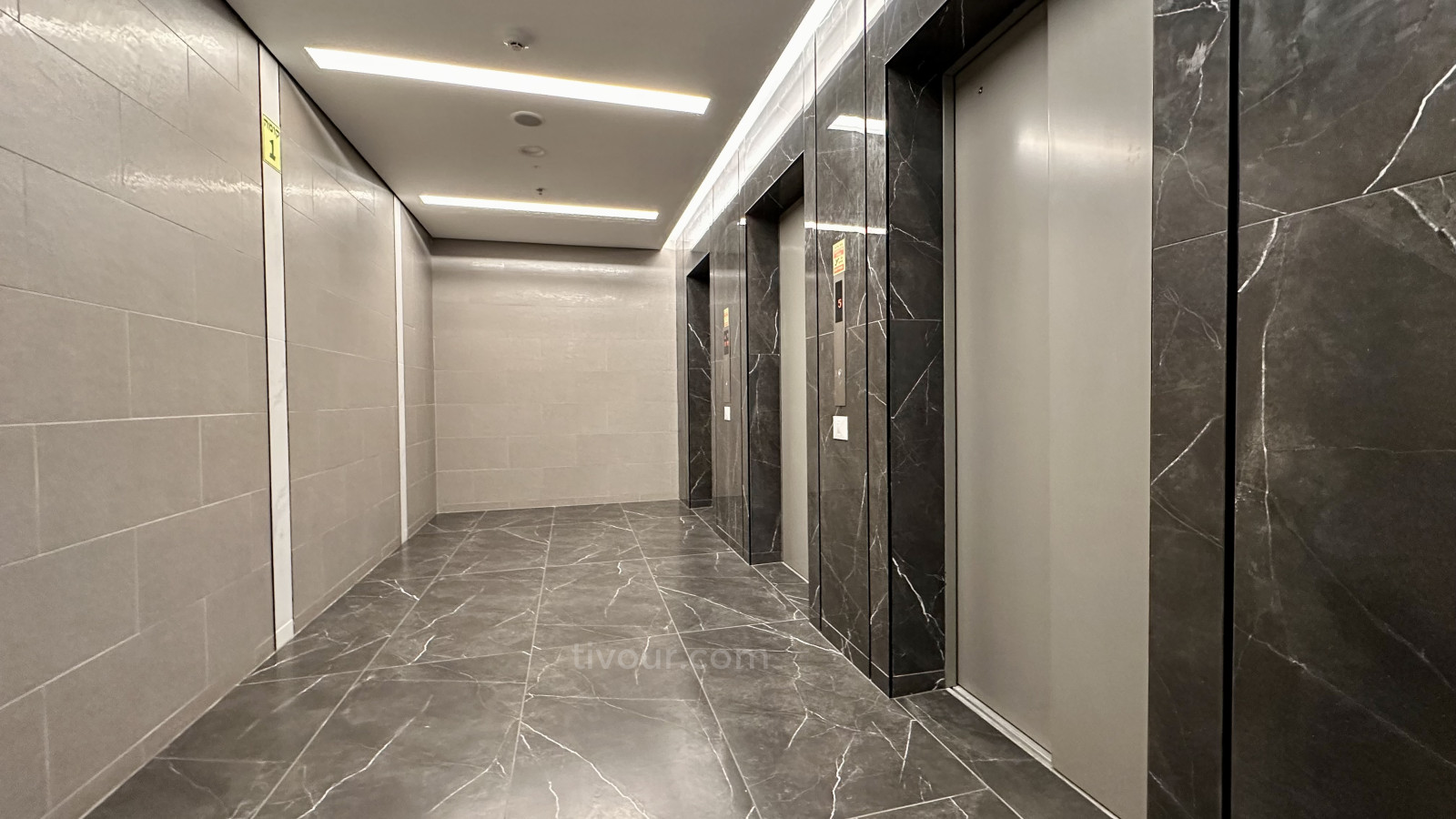 Apartamento 4 cômodos Ashdod Het 210-IBL-1994