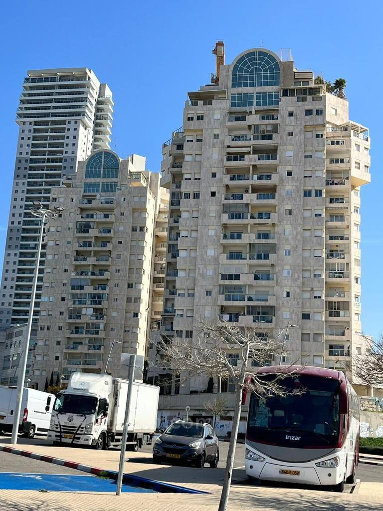 Apartamento 4 cômodos Ashdod City 210-IBL-1997