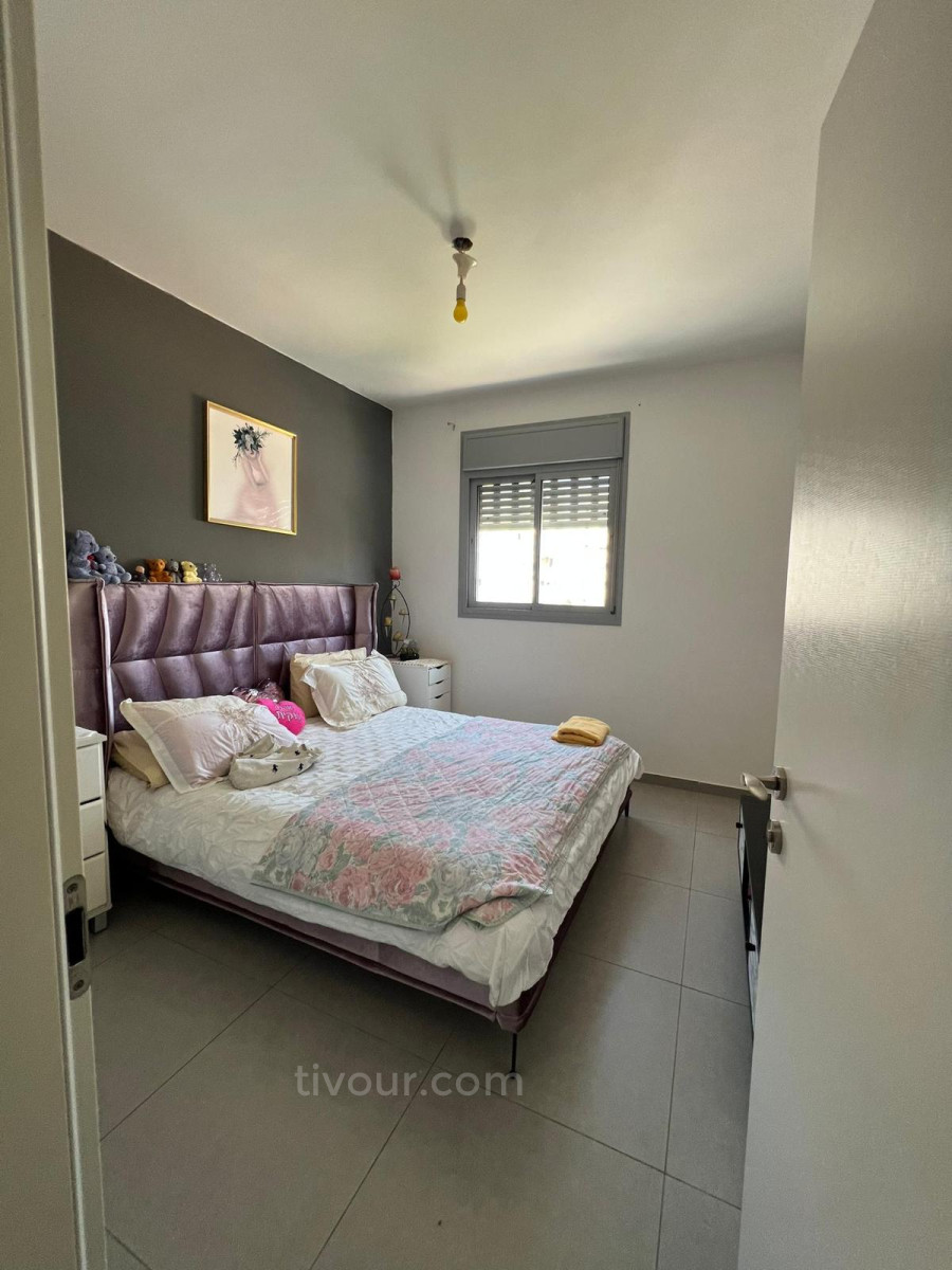 Apartamento 4 cômodos Netivot Kiryat Menahem 210-IBL-2000