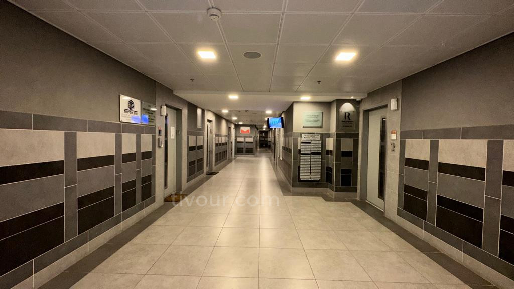 Escritórios 3 cômodos Ashdod City 210-IBL-2003