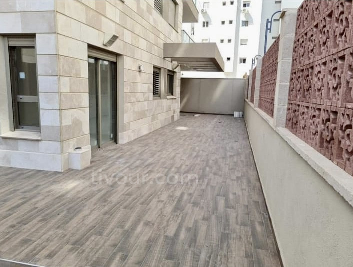 Apartamento garden 5 cômodos Ashdod City 210-IBL-2008