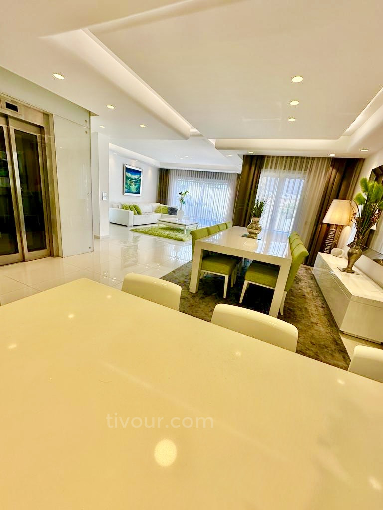 Casarão 8 cômodos Ashdod Marina 210-IBL-2024