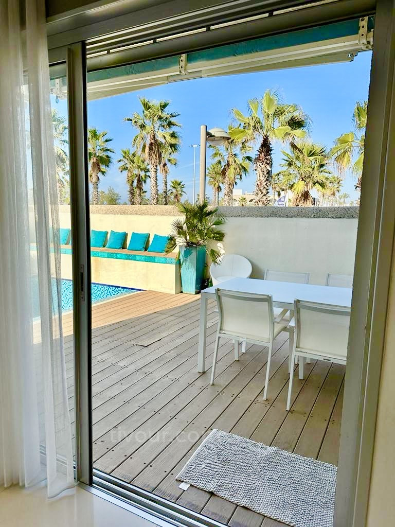 Casarão 8 cômodos Ashdod Marina 210-IBL-2024