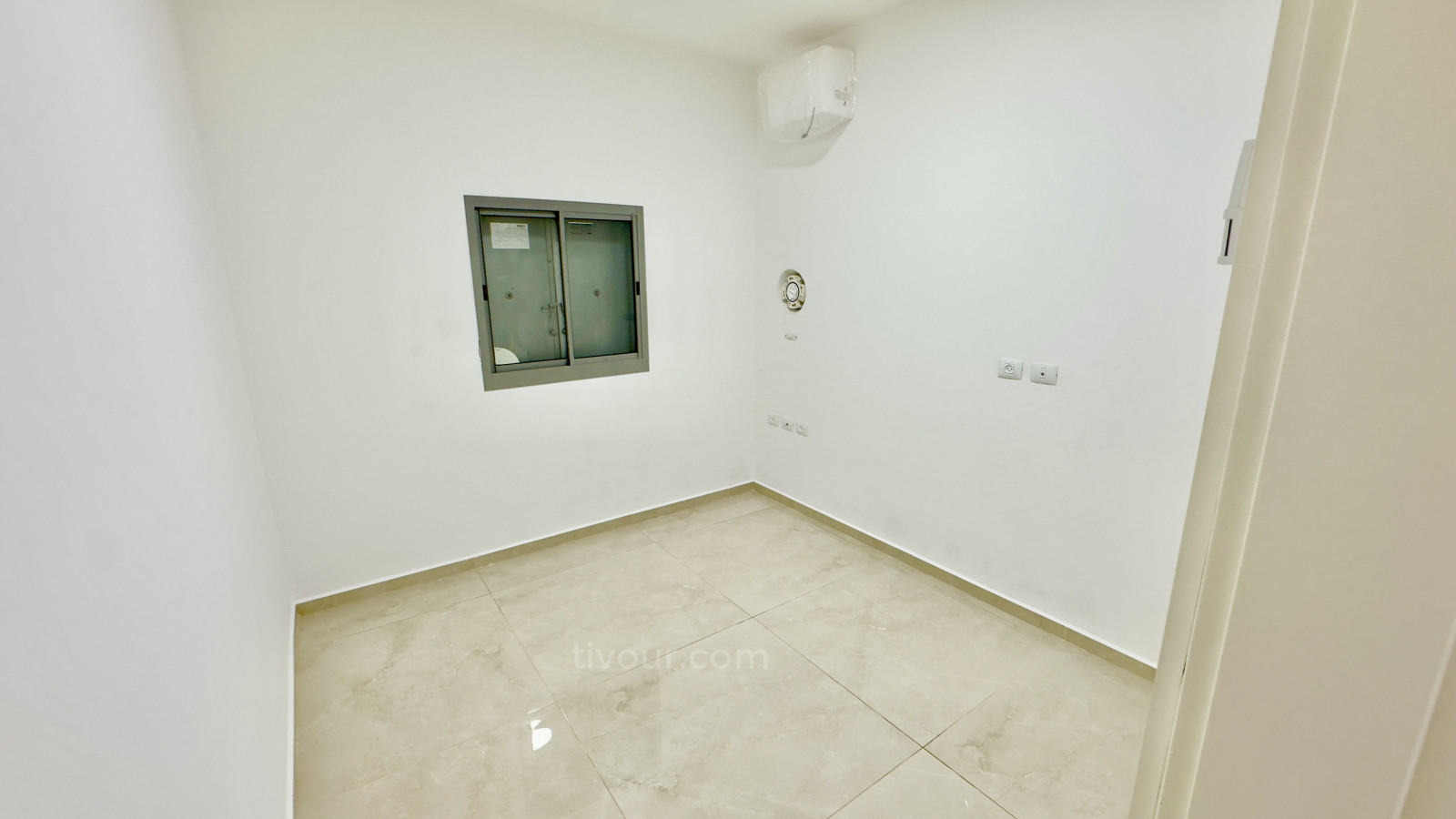 Apartamento 5 cômodos Ashdod Mar 210-IBL-2030