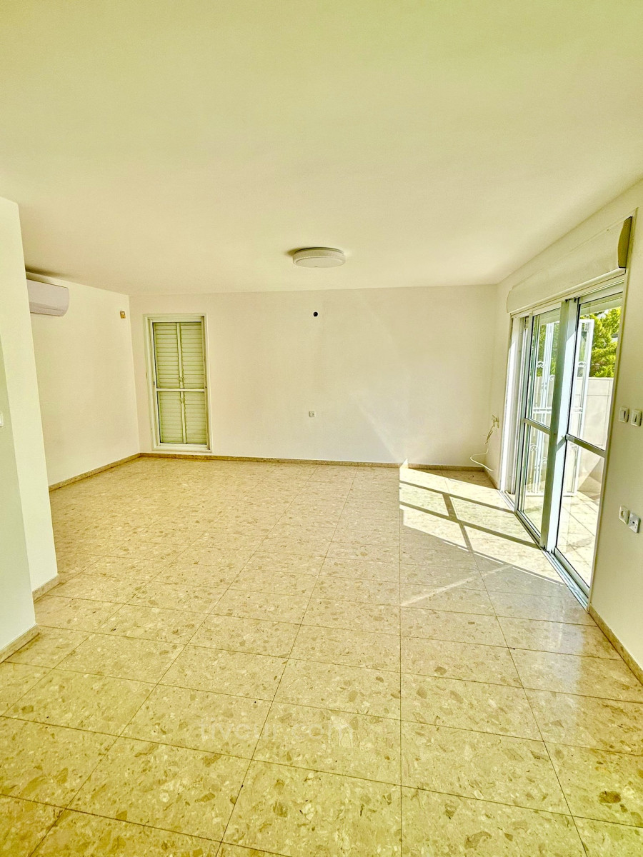 Duplex 5 cômodos Ashdod He 210-IBL-2033