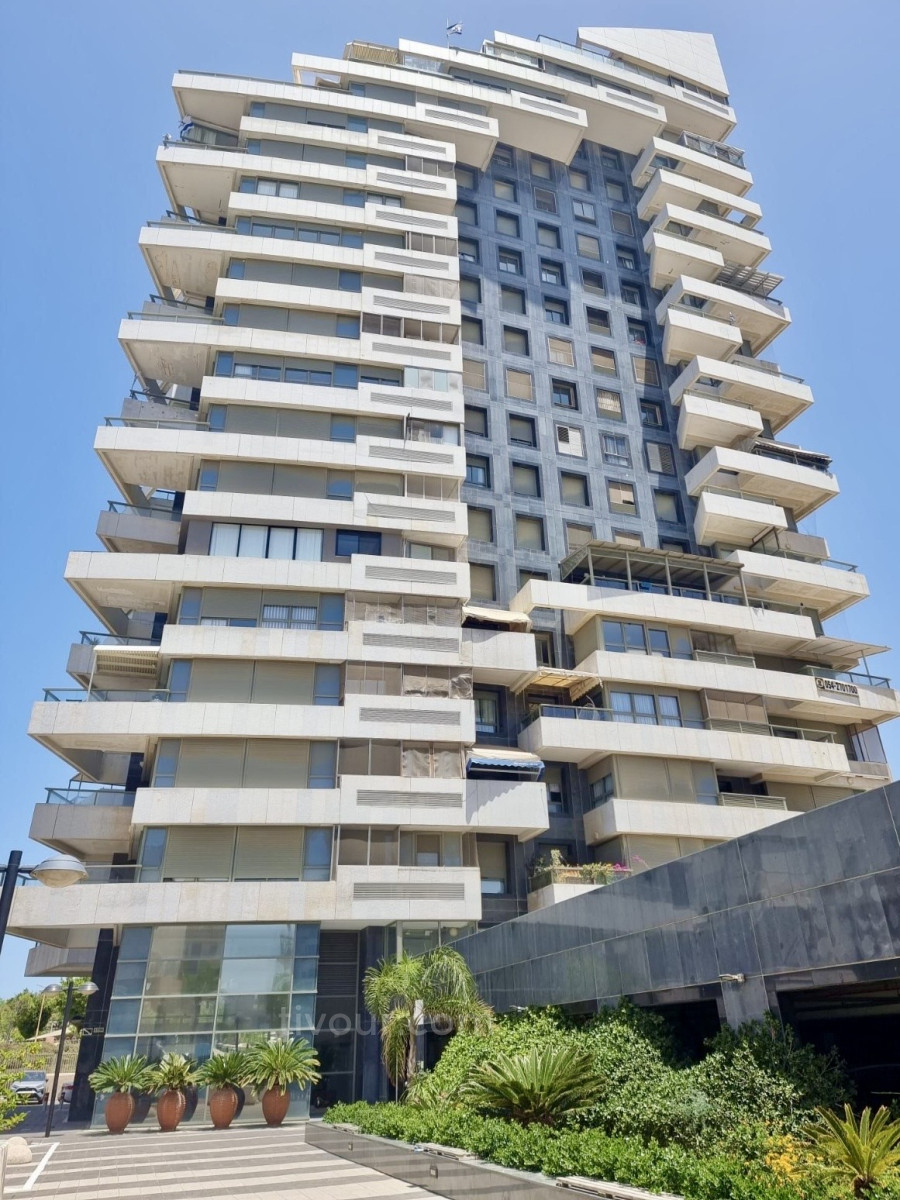 Apartamento 3.5 cômodos Ashdod Marina 210-IBL-2095