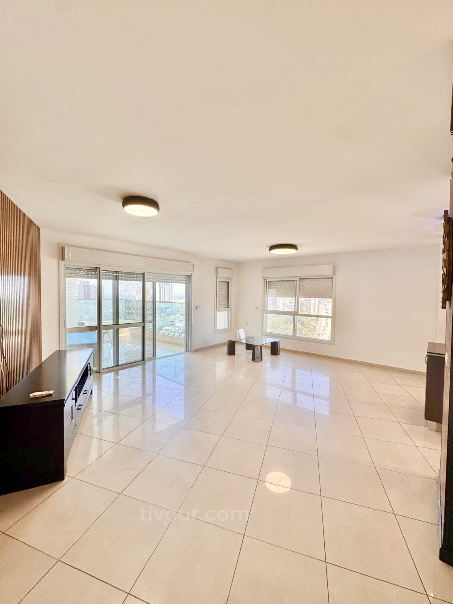 Apartamento 5 cômodos Ashdod City 210-IBL-2102