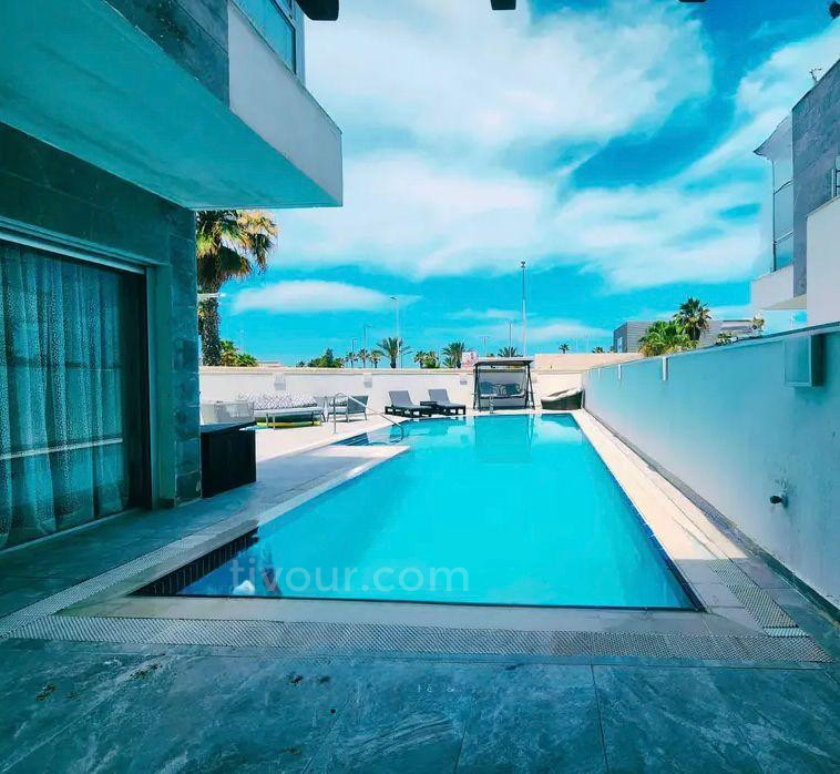 Casarão 8 cômodos Ashdod Marina 210-IBL-2112