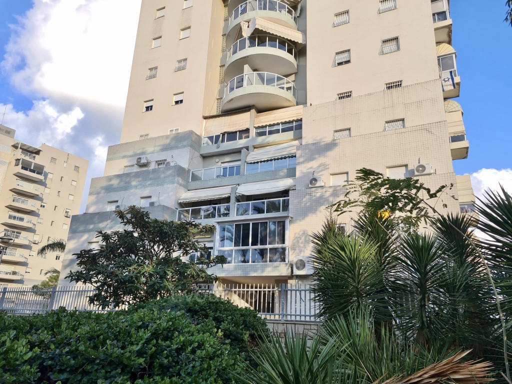 Apartamento 4 cômodos Ashdod City 210-IBL-2131