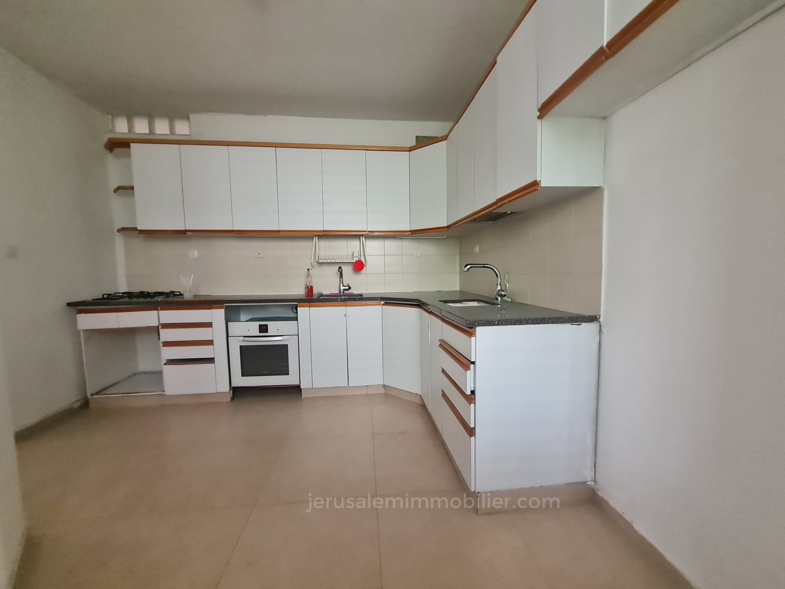 Apartamento 3.5 cômodos Jerusalém Katamon hayeshana 226-IBL-1749