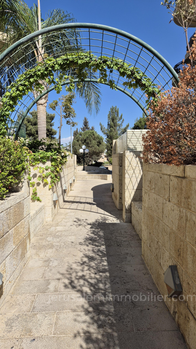 Apartamento 3 cômodos Jerusalém Arnona 226-IBL-1861