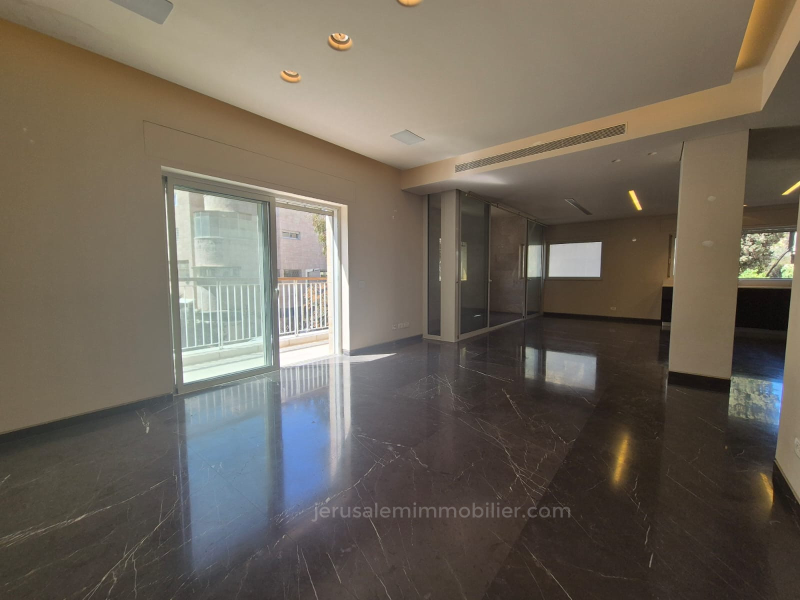 Apartamento 4 cômodos Jerusalém Rehavia 226-IBL-1885