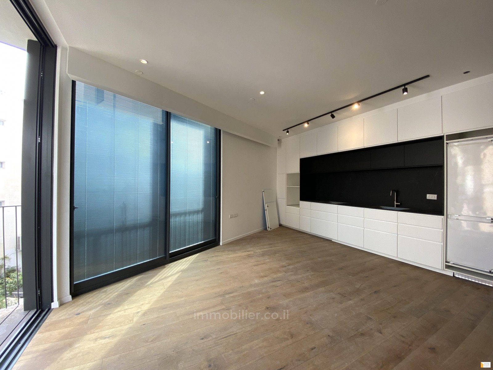 Apartamento 2 cômodos Tel Aviv Região marítima 232-IBL-3469