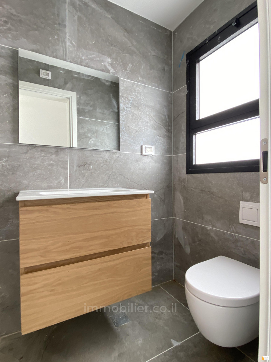 Duplex 4.5 cômodos Tel Aviv Sokolov 232-IBL-3760