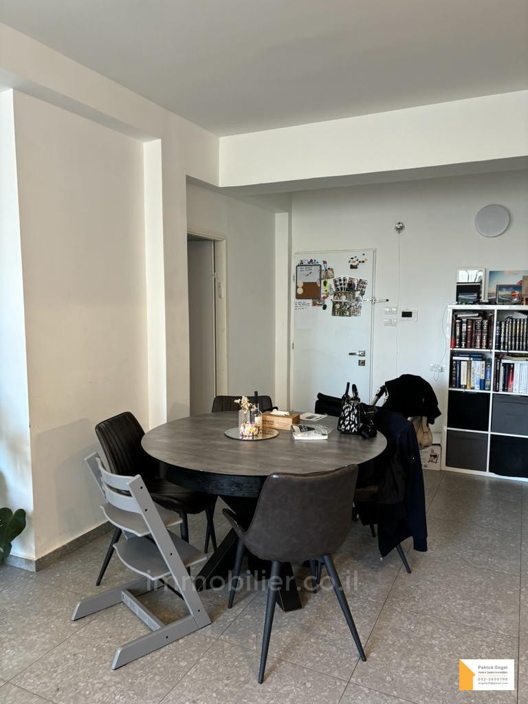 Apartamento 4 cômodos Tel Aviv Região marítima 232-IBL-3766