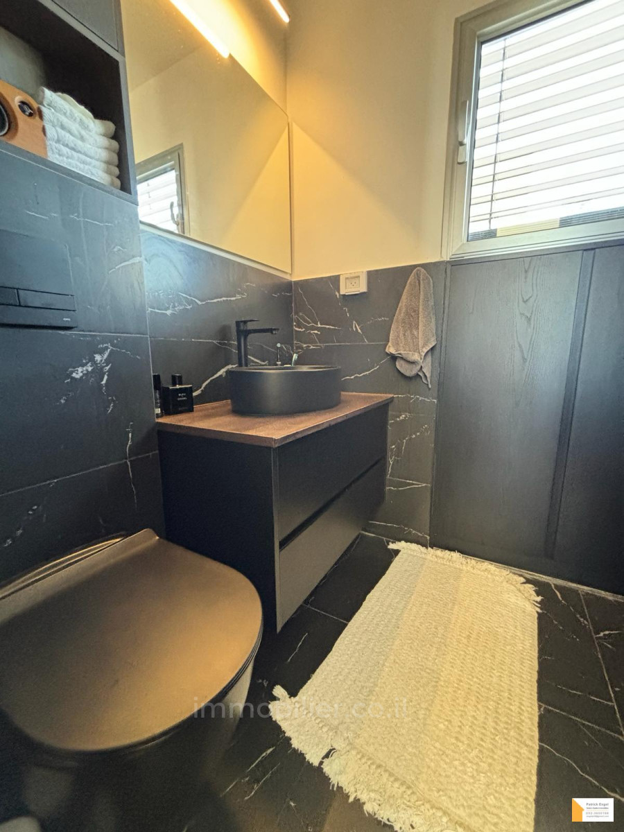 Cobertura 2 cômodos Tel Aviv Lev Tel-Aviv 232-IBL-3775