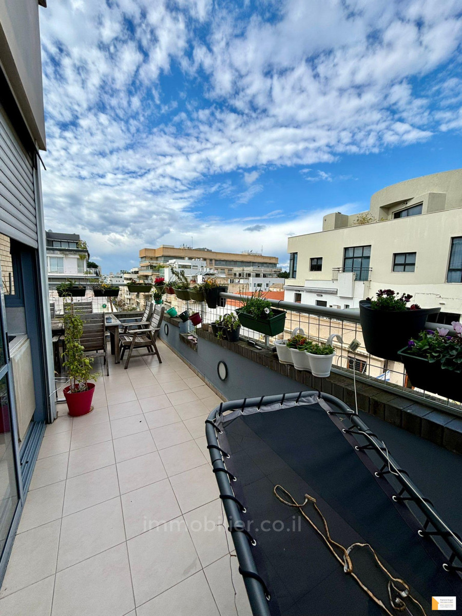 Apartamento 2.5 cômodos Tel Aviv Shenkin 232-IBL-3789