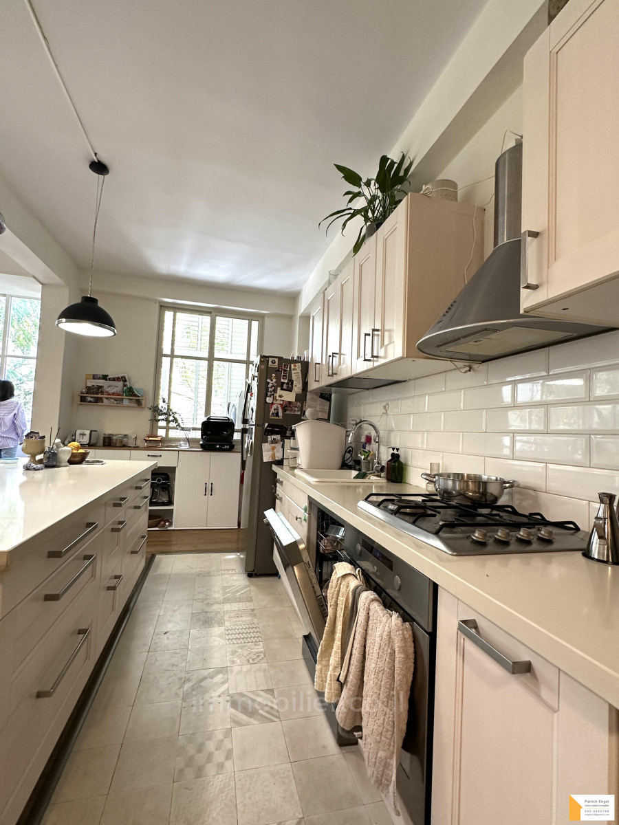 Apartamento 4 cômodos Tel Aviv Região marítima 232-IBL-3855