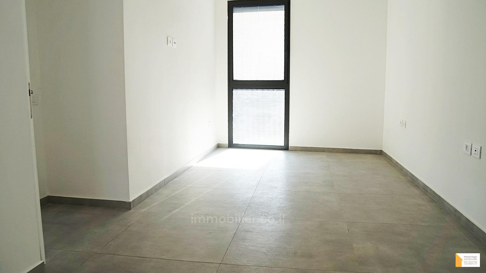 Apartamento 4 cômodos Tel Aviv Centro da cidade 232-IBL-3877