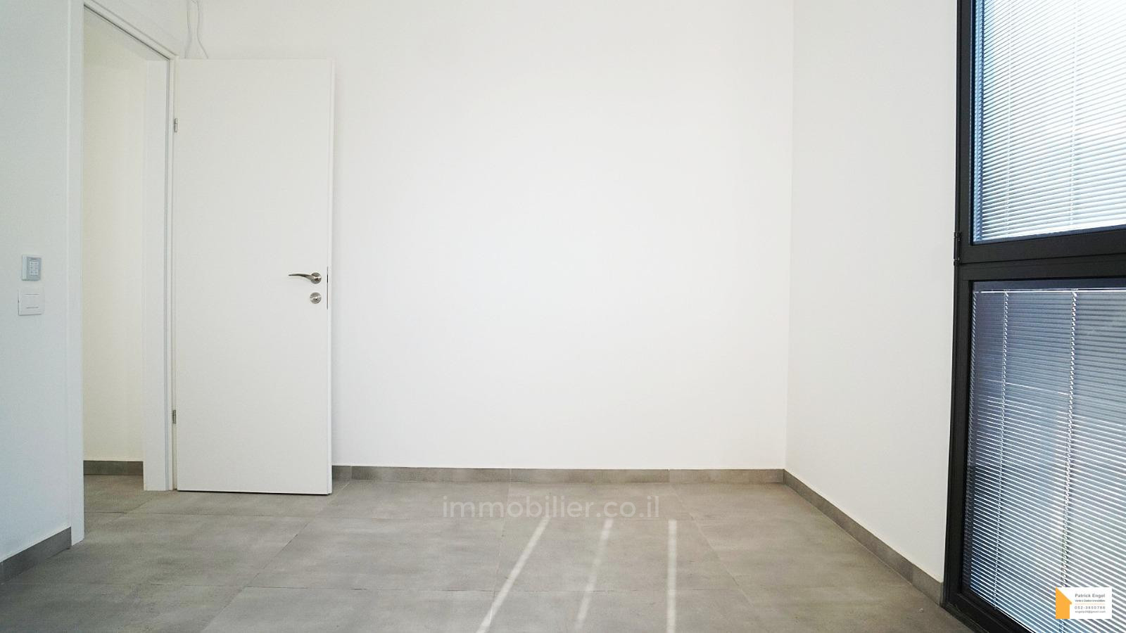 Apartamento 4 cômodos Tel Aviv Centro da cidade 232-IBL-3877