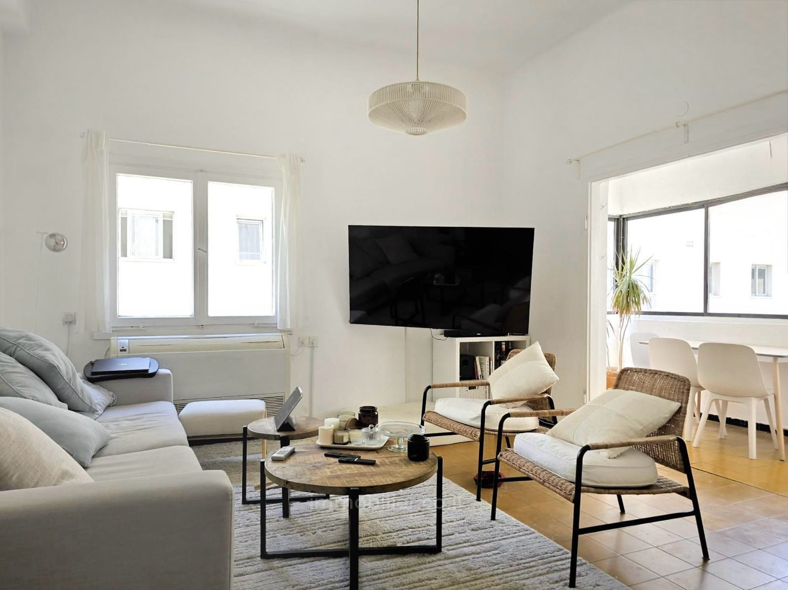 Casarão 2.5 cômodos Tel Aviv Lev Tel-Aviv 232-IBL-3893