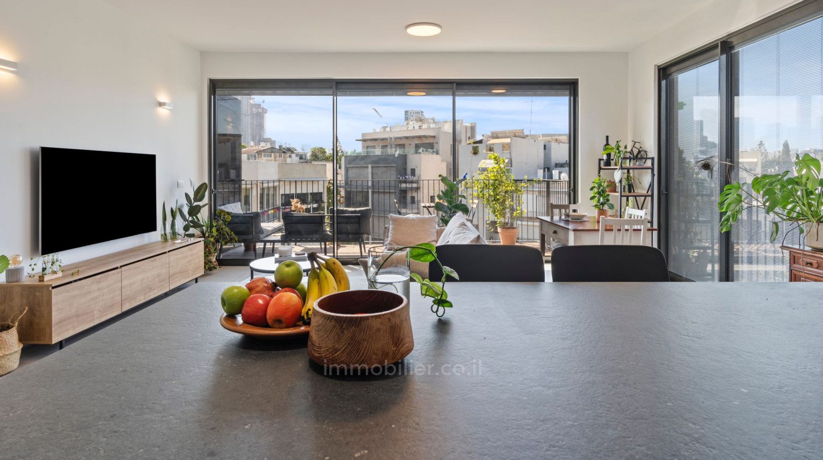 Apartamento 3 cômodos Tel Aviv Sokolov 232-IBL-3895