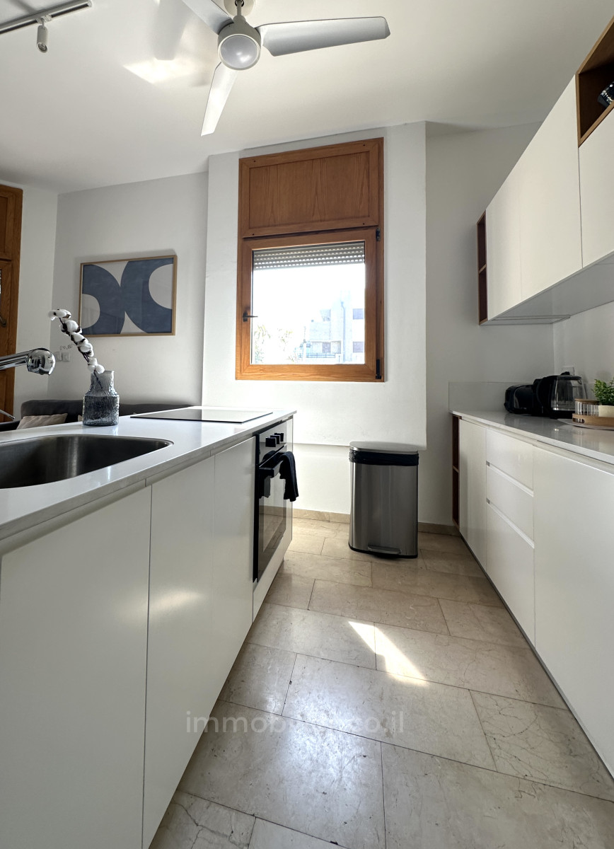 Apartamento 4 cômodos Tel Aviv Região marítima 232-IBL-3897