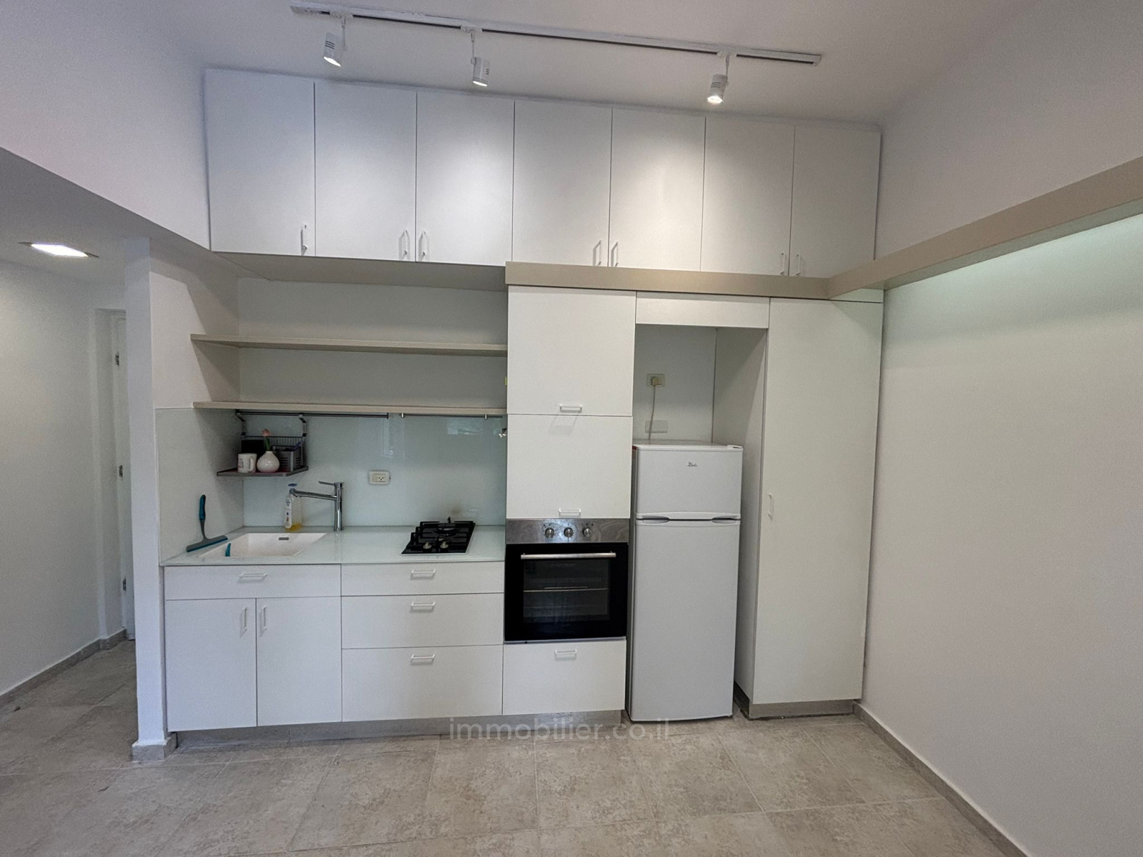 Apartamento 3 cômodos Tel Aviv Centro da cidade 232-IBL-3935