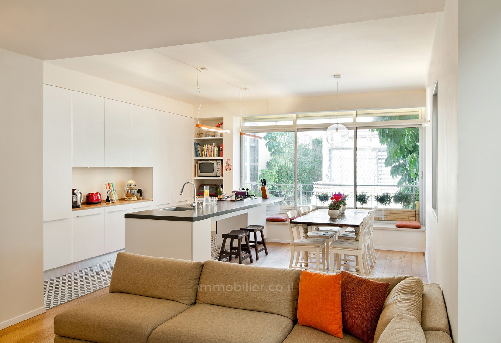 Casarão 4 cômodos Tel Aviv Região marítima 232-IBL-3949