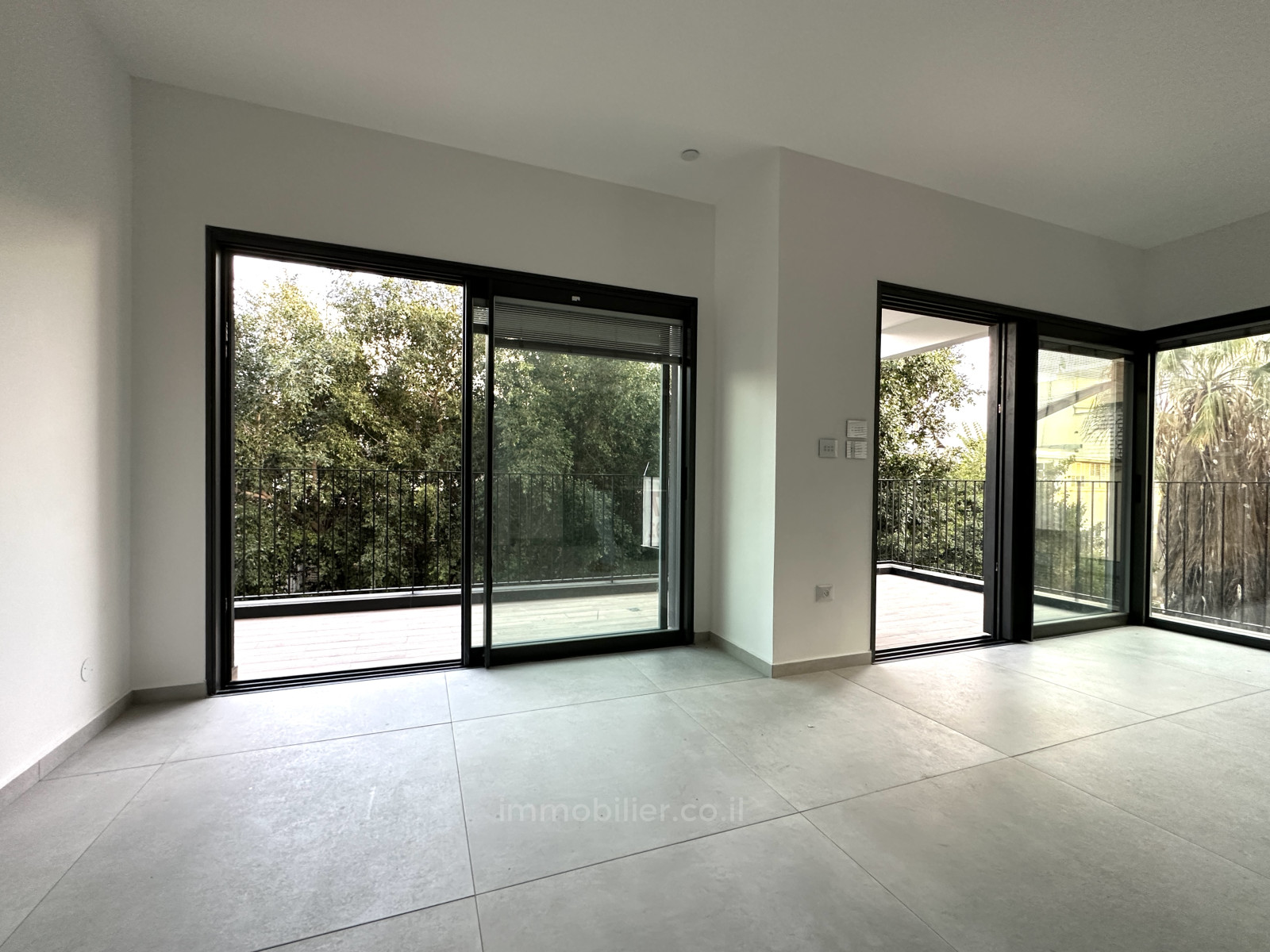 Apartamento 4 cômodos Tel Aviv Região marítima 232-IBL-3954