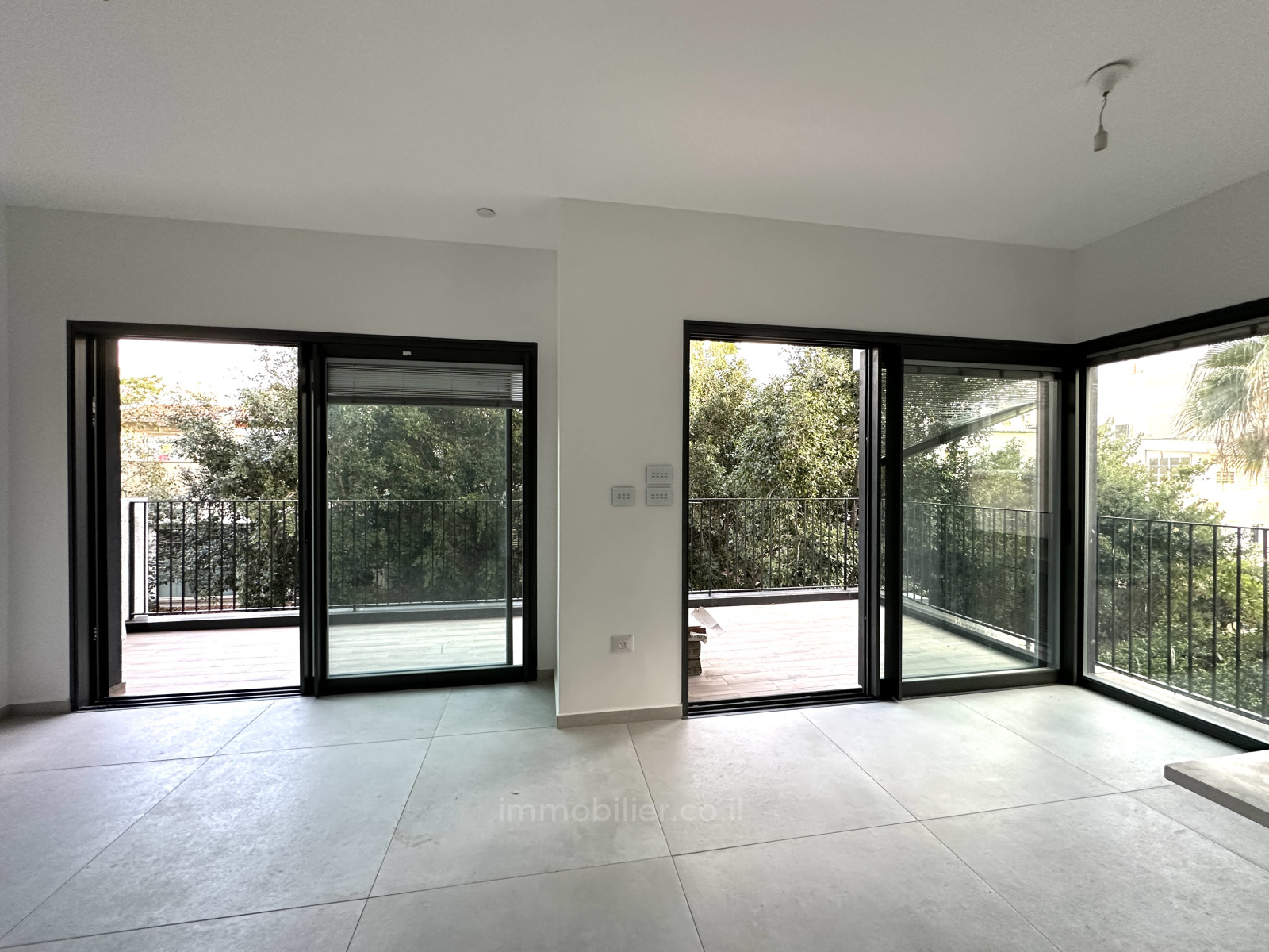 Apartamento 4 cômodos Tel Aviv Região marítima 232-IBL-3954