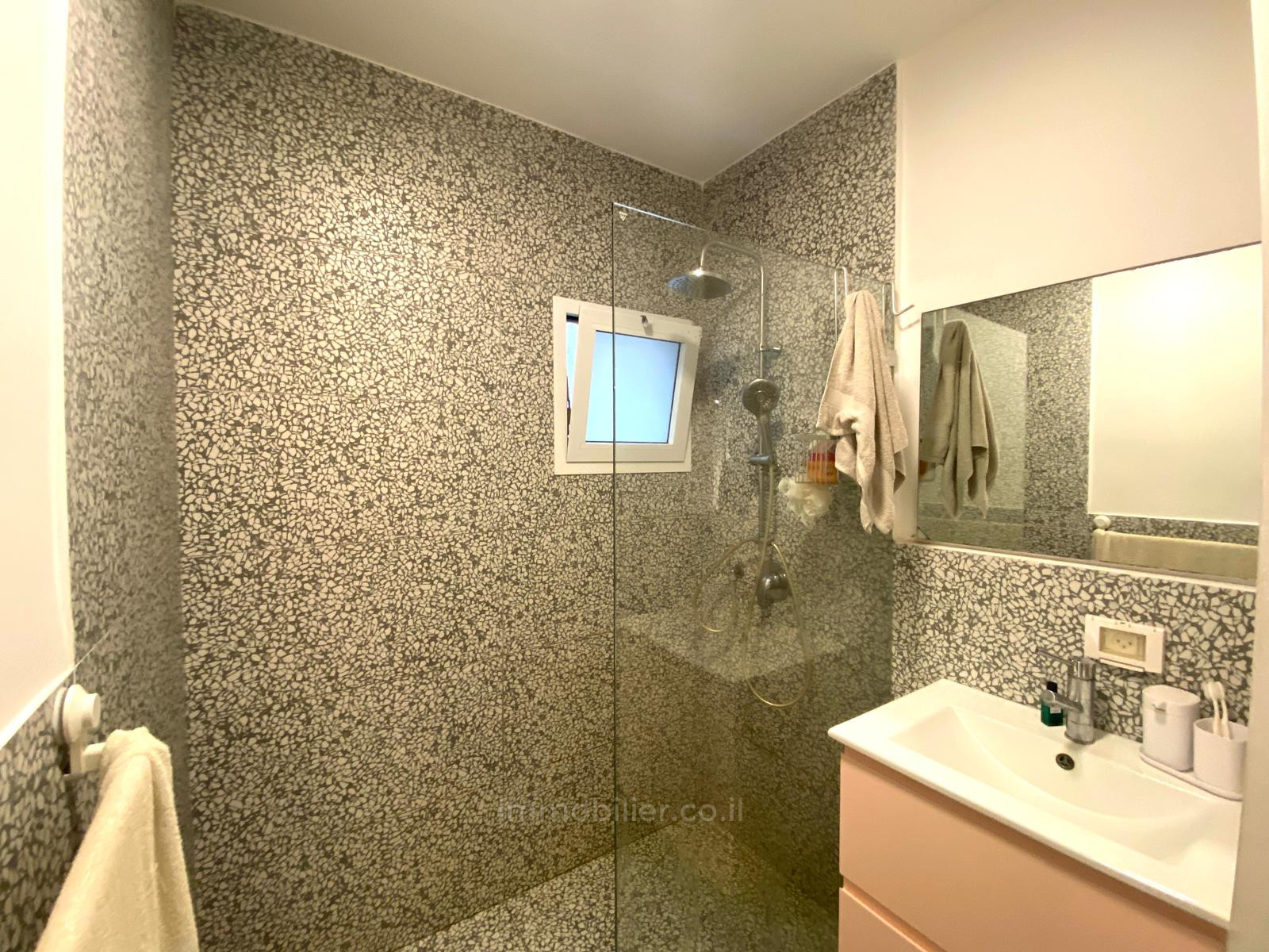 Apartamento 3 cômodos Tel Aviv Região marítima 232-IBL-3996