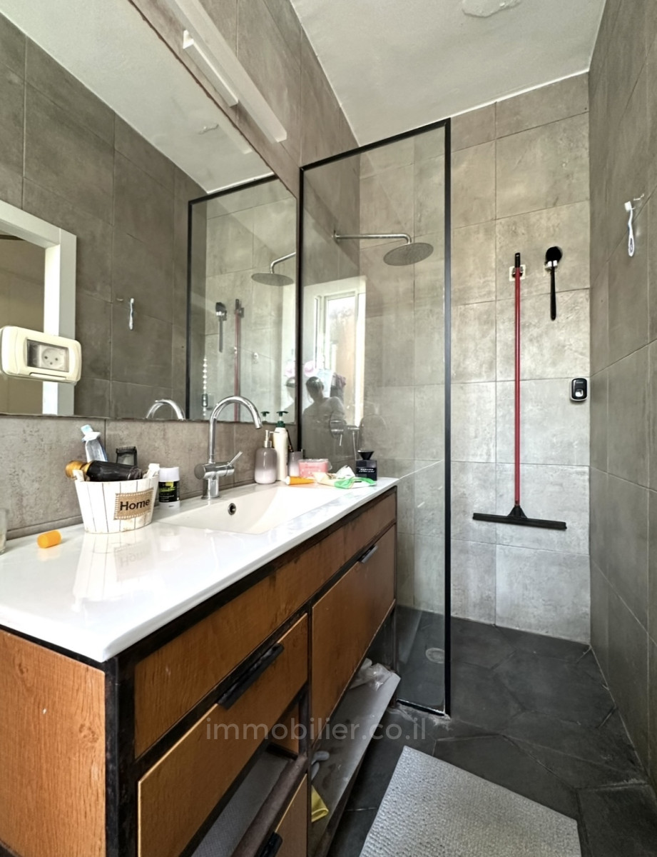 Apartamento 4 cômodos Tel Aviv Região marítima 232-IBL-3999