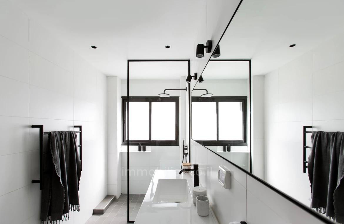 Apartamento 3 cômodos Tel Aviv Região marítima 232-IBL-4002