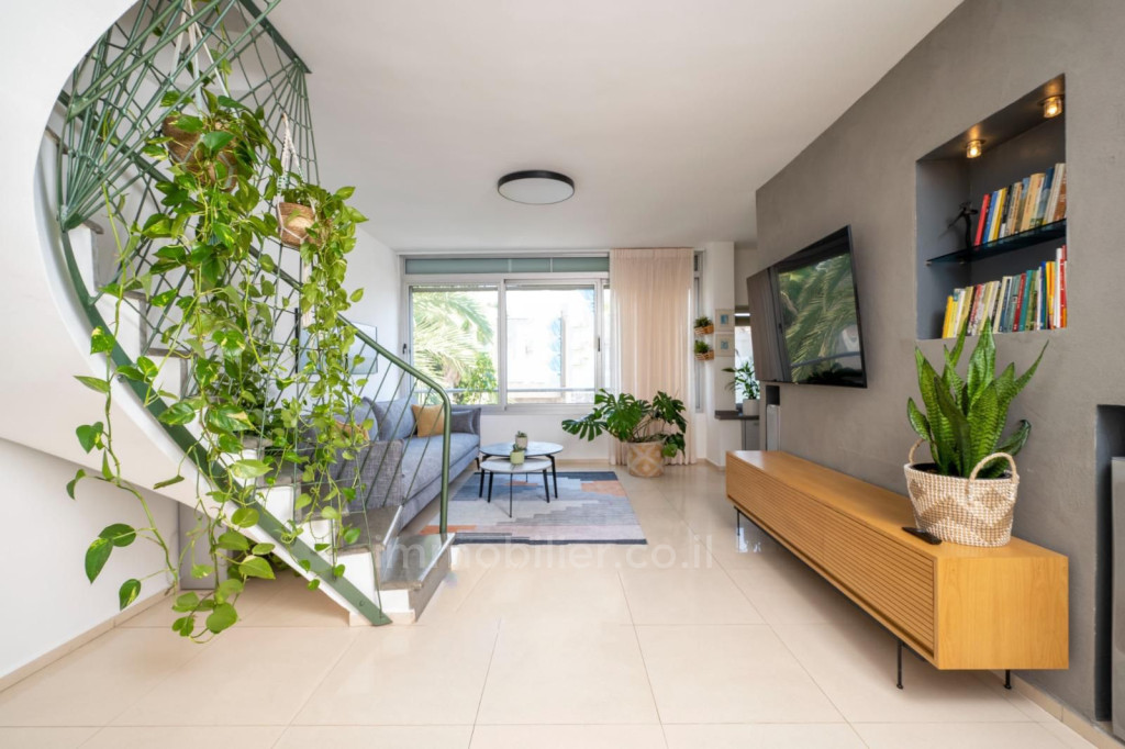 Duplex 3 cômodos Tel Aviv tel aviv 232-IBL-4003